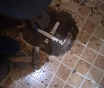 临沧市卫生间漏水维修公司为您分享下卫生间渗水如何处理及注意事项